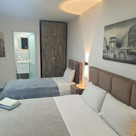 Apartman Flora *
